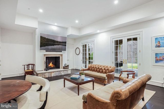 4825 DEXTER TER NW, Washington, DC 20007