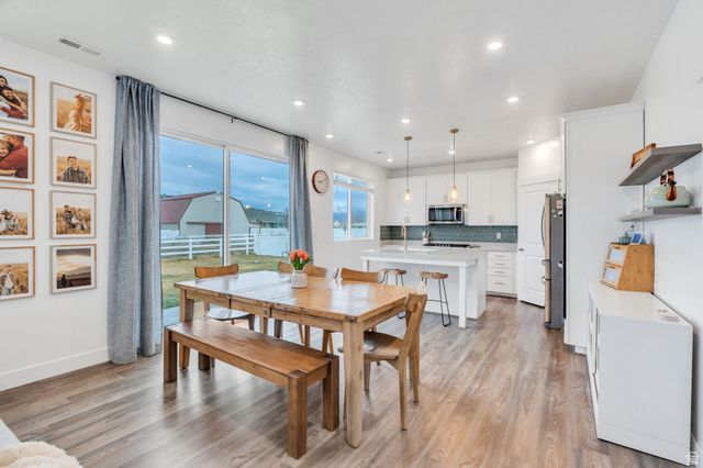 2774 W COASTLINE DR, Syracuse, UT 84075