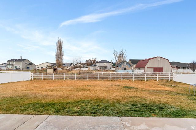 2774 W COASTLINE DR, Syracuse, UT 84075