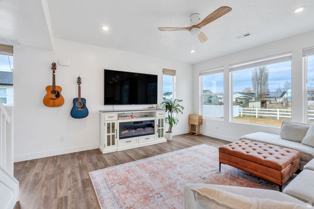 2774 W COASTLINE DR, Syracuse, UT 84075