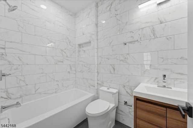 98 Western Ave 1, Jersey City, NJ 07307