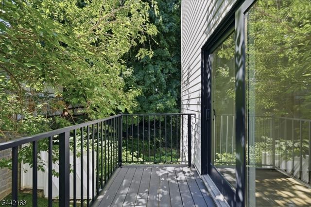 98 Western Ave 1, Jersey City, NJ 07307