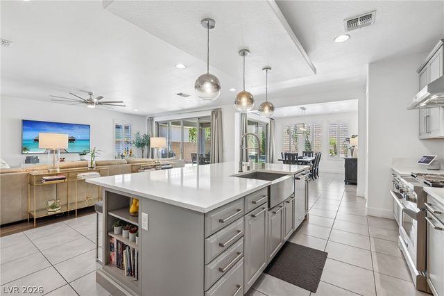 8269 Skye Gorge Street, Las Vegas, NV 89166