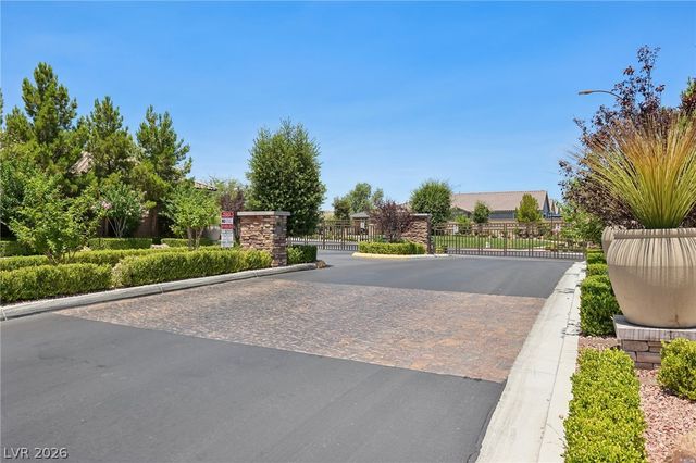 8269 Skye Gorge Street, Las Vegas, NV 89166