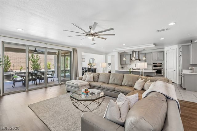 8269 Skye Gorge Street, Las Vegas, NV 89166
