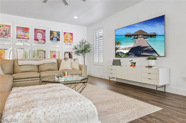 8269 Skye Gorge Street, Las Vegas, NV 89166