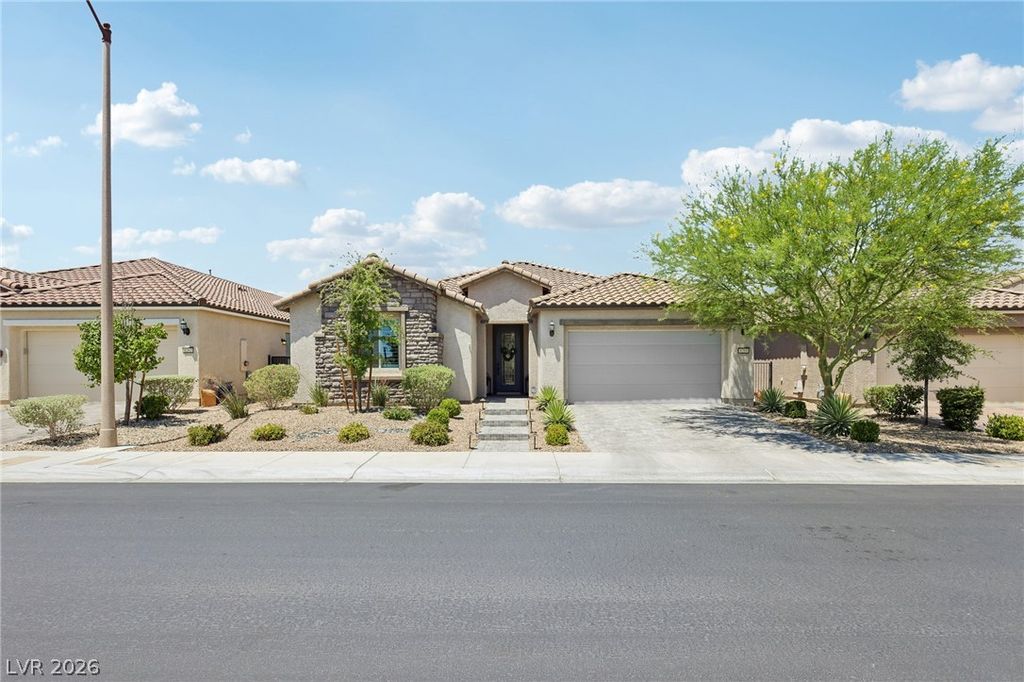 8269 Skye Gorge Street, Las Vegas, NV 89166