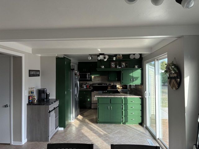 1646 LORETTA LANE, Green Bay, WI 54302