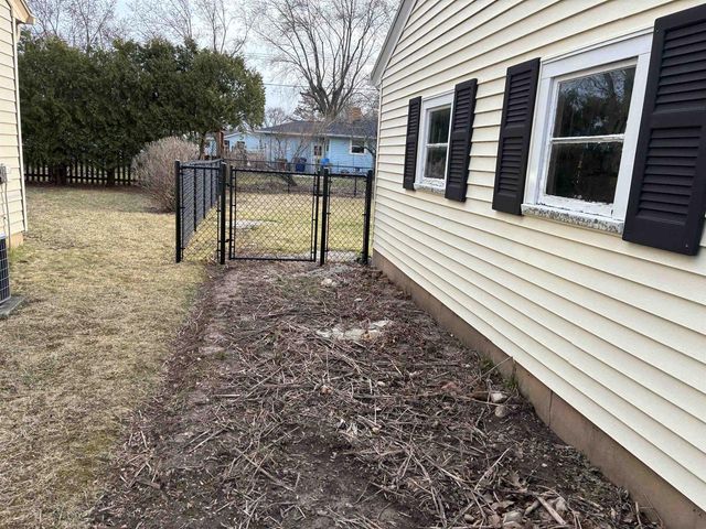 1646 LORETTA LANE, Green Bay, WI 54302