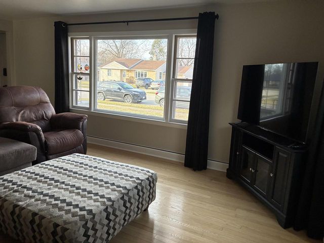 1646 LORETTA LANE, Green Bay, WI 54302