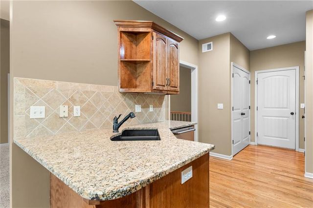 14813 Killarney Lane, Smithville, MO 64089