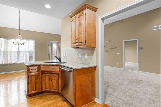 14813 Killarney Lane, Smithville, MO 64089