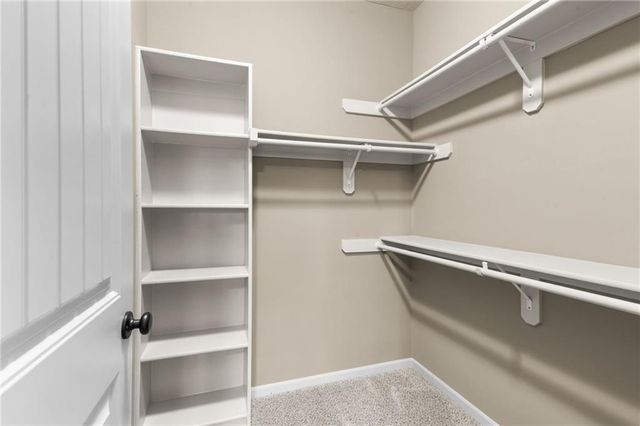 14813 Killarney Lane, Smithville, MO 64089