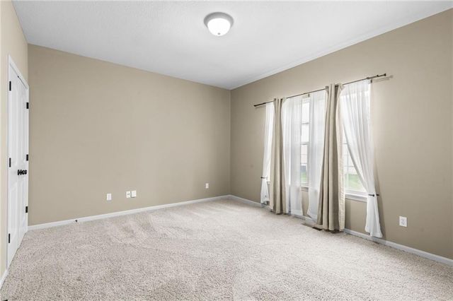 14813 Killarney Lane, Smithville, MO 64089