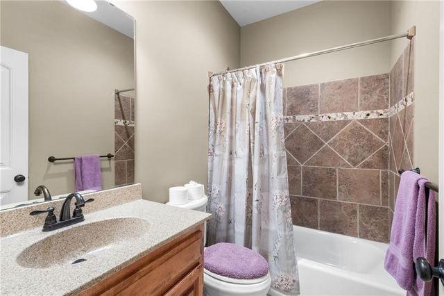 14813 Killarney Lane, Smithville, MO 64089