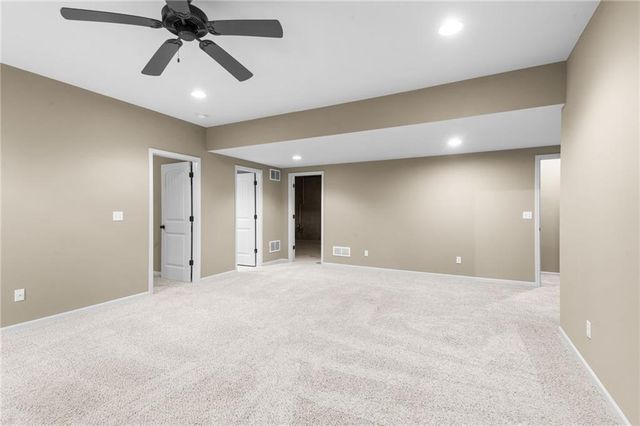 14813 Killarney Lane, Smithville, MO 64089