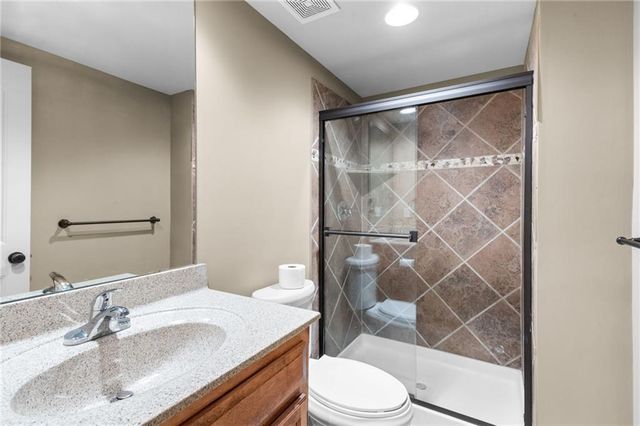 14813 Killarney Lane, Smithville, MO 64089