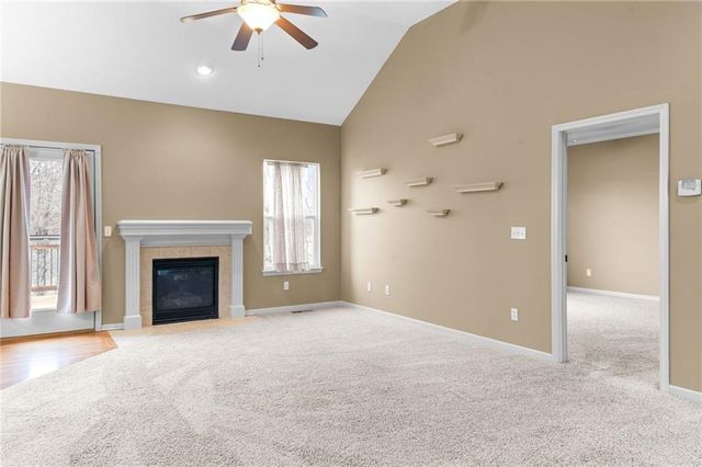 14813 Killarney Lane, Smithville, MO 64089