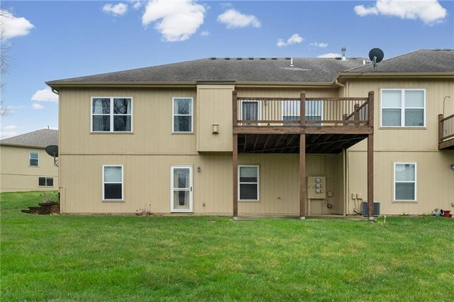 14813 Killarney Lane, Smithville, MO 64089
