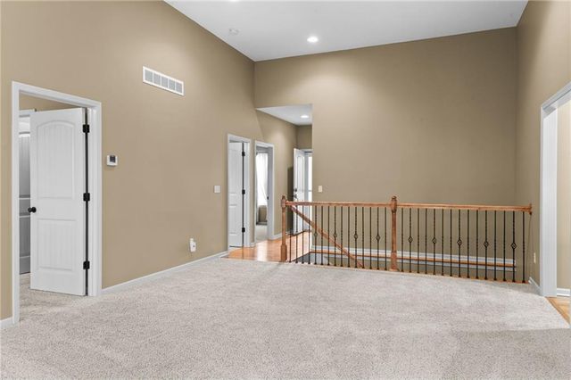 14813 Killarney Lane, Smithville, MO 64089