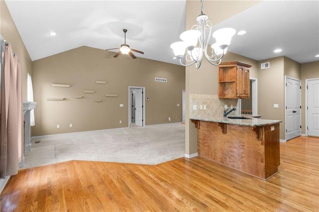 14813 Killarney Lane, Smithville, MO 64089