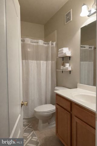 4495-B BEACON GROVE CIR, Fairfax, VA 22033