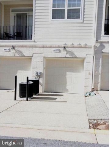 4495-B BEACON GROVE CIR, Fairfax, VA 22033