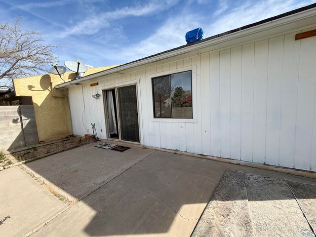 661 Stallion Road SE, Rio Rancho, NM 87124