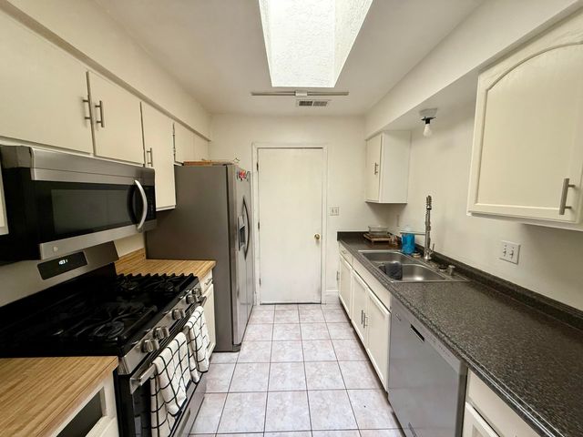 661 Stallion Road SE, Rio Rancho, NM 87124