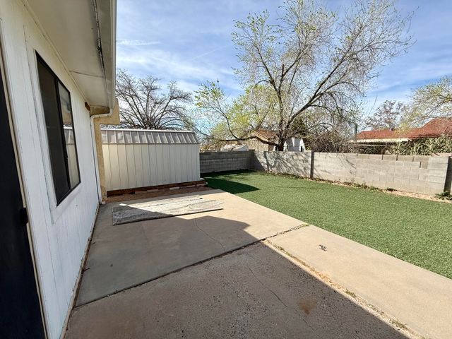 661 Stallion Road SE, Rio Rancho, NM 87124