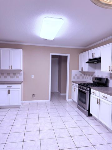 15227 Mission Oak Drive, Houston, TX 77083