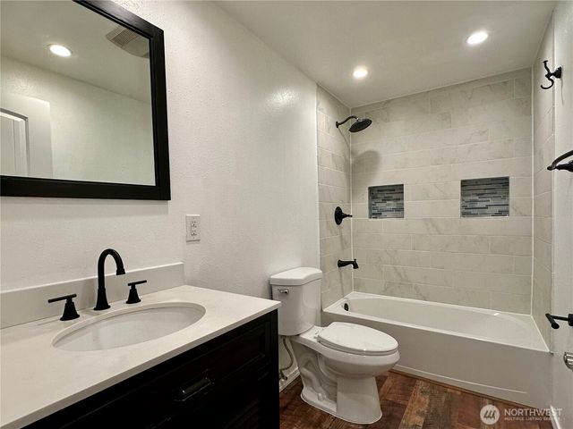 7544 Mesplay Avenue SE, Lacey, WA 98503