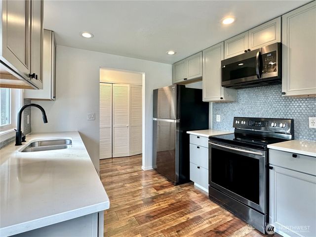 7544 Mesplay Avenue SE, Lacey, WA 98503