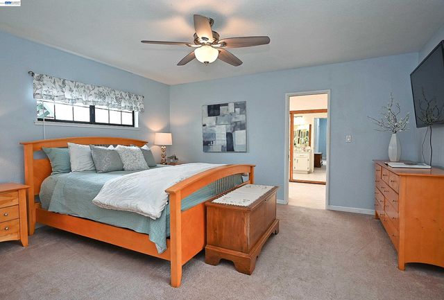 18616 Sandy Rd, Castro Valley, CA 94546