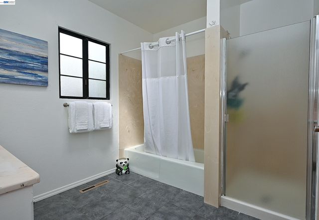 18616 Sandy Rd, Castro Valley, CA 94546