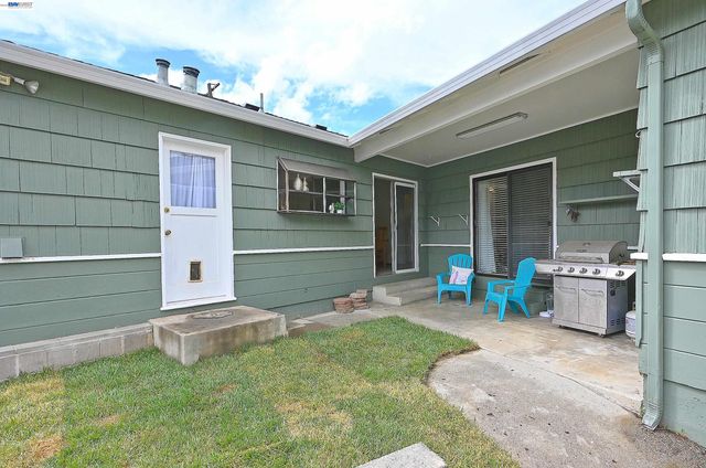 18616 Sandy Rd, Castro Valley, CA 94546