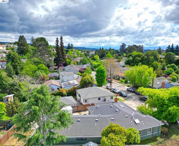 18616 Sandy Rd, Castro Valley, CA 94546