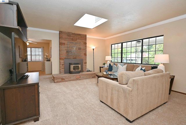 18616 Sandy Rd, Castro Valley, CA 94546