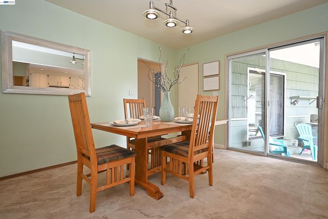 18616 Sandy Rd, Castro Valley, CA 94546