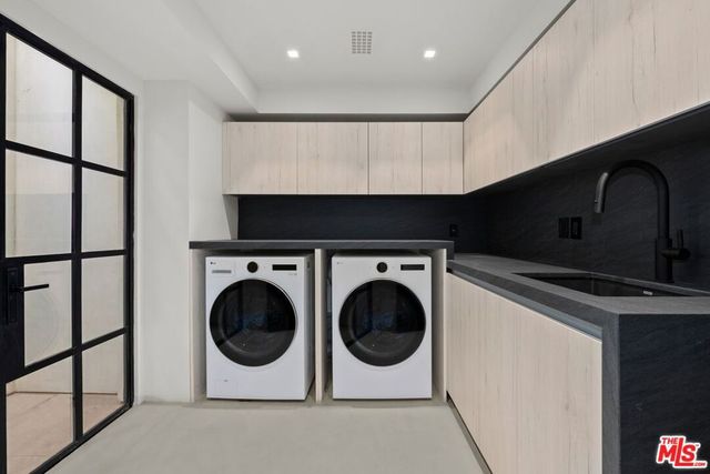 155 N Anita Avenue, Los Angeles, CA 90049