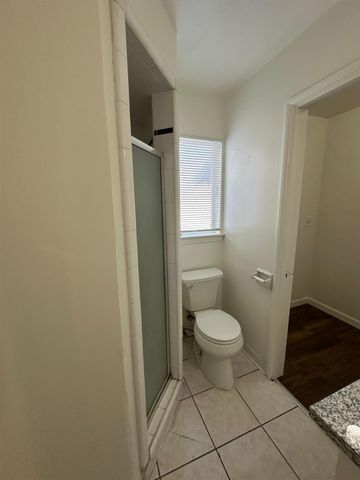 3046 E Robinson Avenue, Fresno, CA 93726