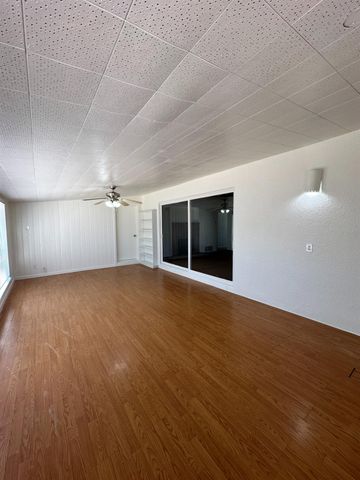 3046 E Robinson Avenue, Fresno, CA 93726