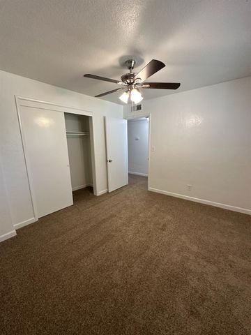 3046 E Robinson Avenue, Fresno, CA 93726