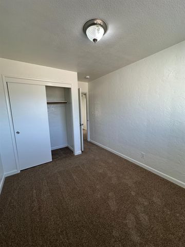 3046 E Robinson Avenue, Fresno, CA 93726