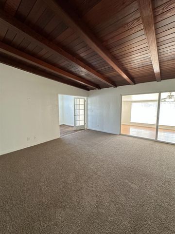 3046 E Robinson Avenue, Fresno, CA 93726