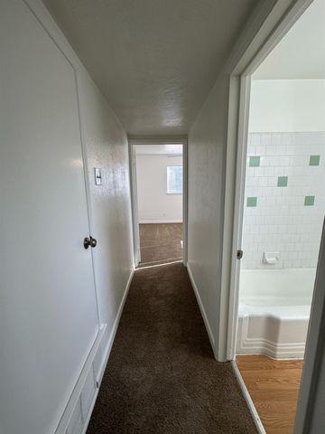 3046 E Robinson Avenue, Fresno, CA 93726