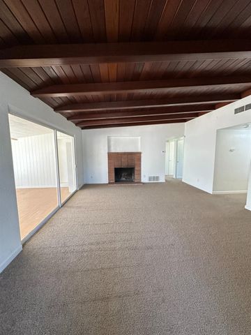 3046 E Robinson Avenue, Fresno, CA 93726