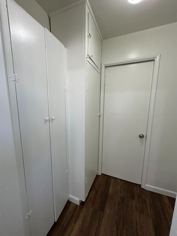 3046 E Robinson Avenue, Fresno, CA 93726