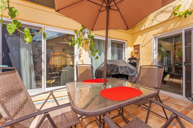 5053 MAUI CIRCLE 14, Orlando, FL 32808