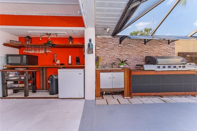 5053 MAUI CIRCLE 14, Orlando, FL 32808